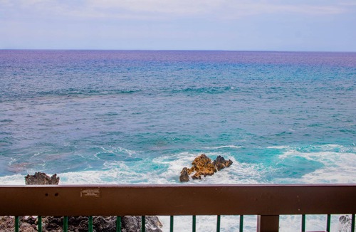Kahaluu-Keauhou Condo | Wonderful Kona oceanfront 5 bedrooms for 12!