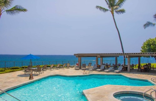 Kahaluu-Keauhou Condo | Wonderful Kona oceanfront 5 bedrooms for 12!