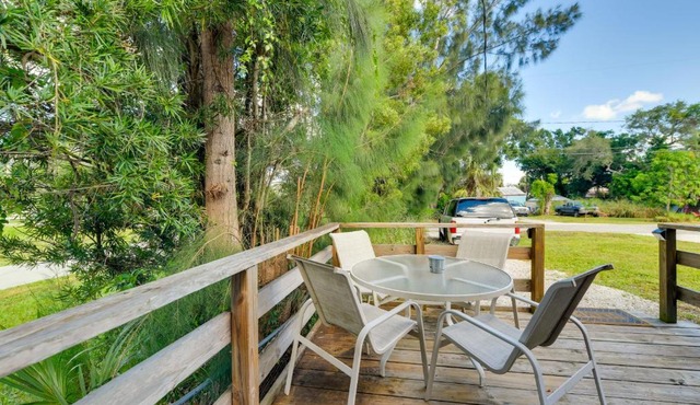 < 1 Mi to Nokomis Beach: Tranquil Couple’s Retreat in Nokomis