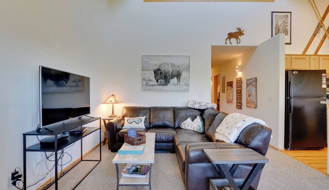 10 Mi to Keystone Slopes: Mtn-View Condo! in Silverthorne