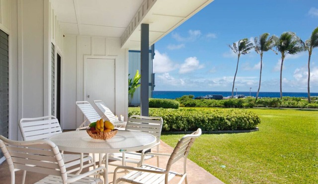 1st Floor 2BR Ocean View Steps to Beach Pool AC Sleeps 6
