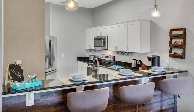 2 Bed Family Friendly Bahama Bay Resort Condo near Disney with Star Wars Room in Davenport