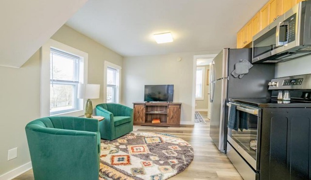 2 beds, trailer parking, direct snow & ATV trail access in Gorham