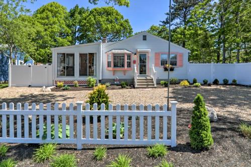 2 Mi to Seagull Beach: Charming Family Home in West Yarmouth