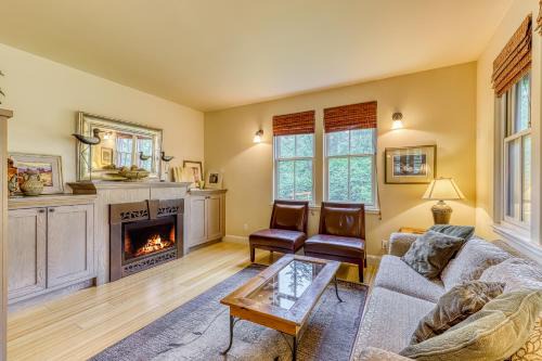 3 Bed 3 Bath Vacation home in Eastsound in Eastsound