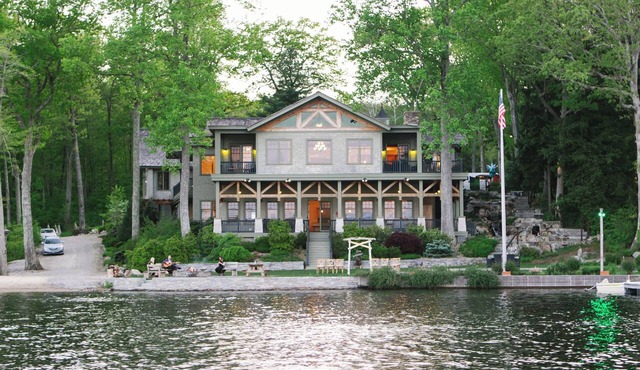 36 Acre Lakeside Estate - Experience The Gated Private Estate w/Guest Cabins. in Salem