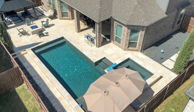 6BD/4BA Midlothian Getaway – Pool, Cinema, Games in Midlothian
