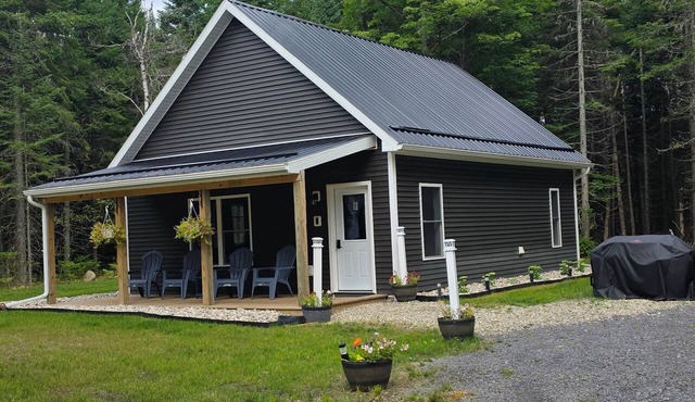 Adirondack Private & Cozy Cabin, close to ATV trails, Skiing, hiking and golfing in Owls Head
