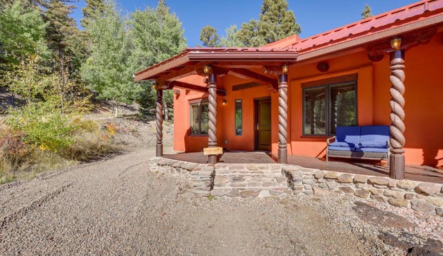 Amalia Mountain Getaway w/Deck, Fireplace! in Amalia