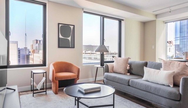 Amazing Theatre District 2BR w/W/D & Gym, nr Theaters, by Blueground in Boston
