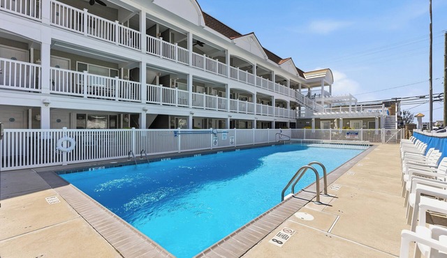 Avalon condo with pool, beach block. Pack your own linens and towels in Avalon