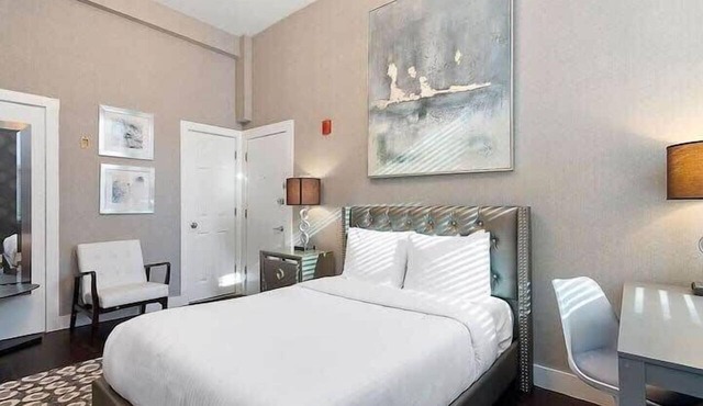 Bay VIllage Suite, Ready To Host! in Boston