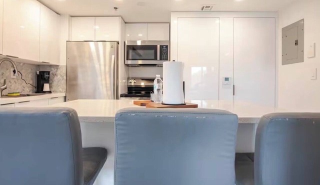 BEACHFRONT 2 Bed 2 Bath Luxury Condo in South of Fifth Neighborhood in Miami Beach