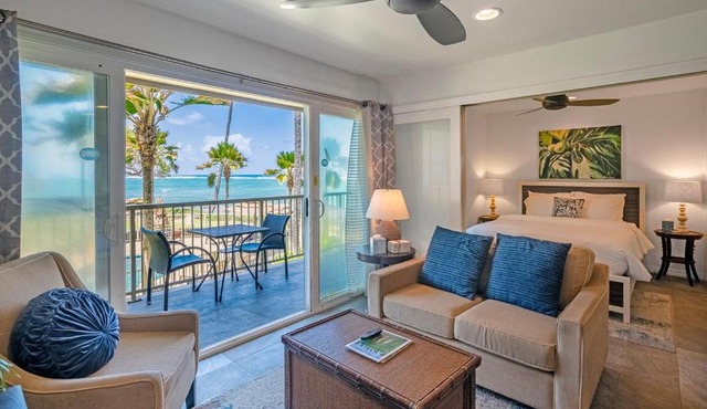 Beachfront with AC, walkable and central