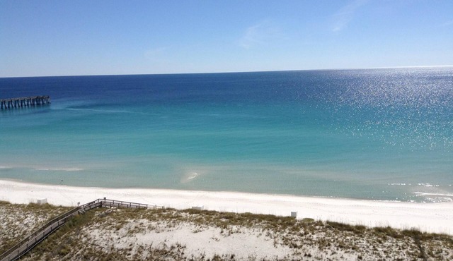 Beautiful Beach Colony Gulf Front. Aug. 15-30 available in Navarre Beach