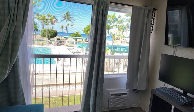 Beautiful Beachfront Condo in Makaha