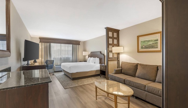 Best Western Plus Vineyard Inn & Suites in Penn Yan