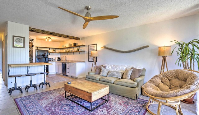 Big Island Condo w/Pool Access: Walk to Beach!