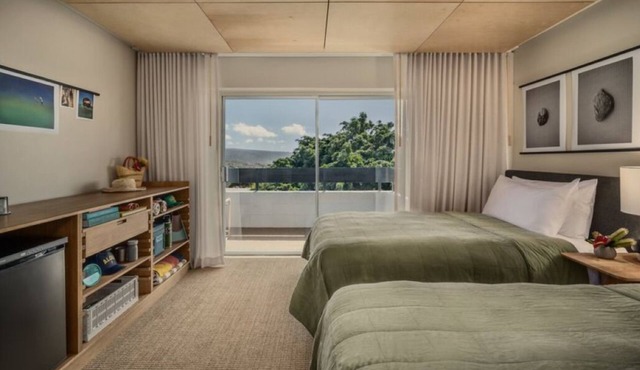 Bikes by Day, Stars by Night—Island-Modern Stay with Pool & Perks l 2 Rooms