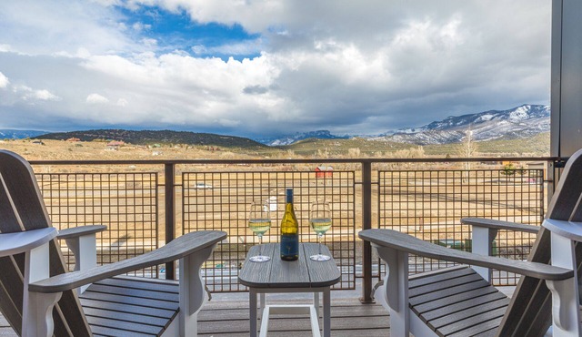 Brand New Luxury Townhome | Air Conditioning | Private Deck in Ridgway