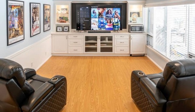 Bridle Trails Bedroom With Private Entrance in Bellevue