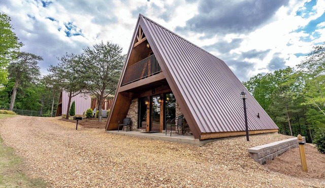 cabin B Dream Maker sleeps 6 in Fort Payne
