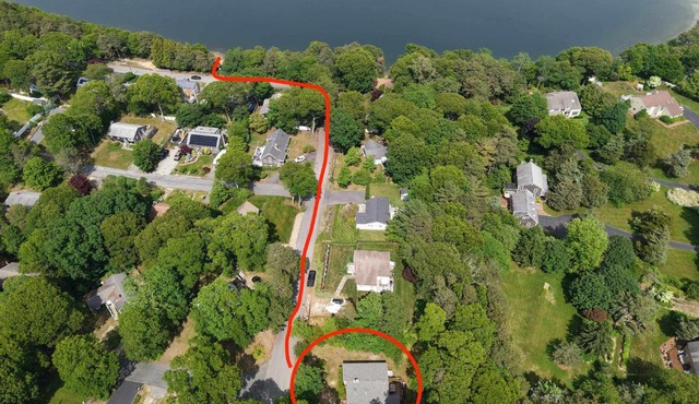 Central AC 3 Min Walk to Pond in Barnstable