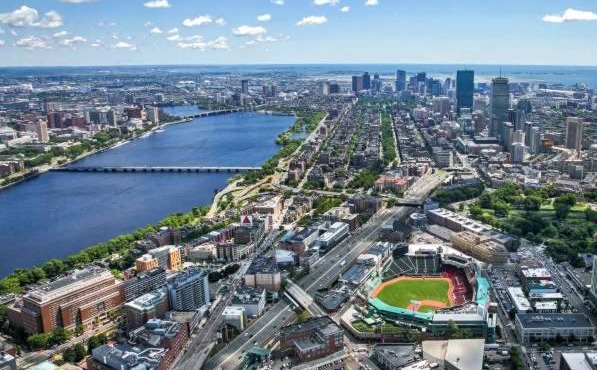 Central Condo Fenway near RedSox Green Line w Gym in Boston