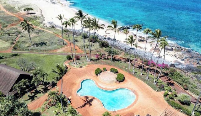 Charming 1st-Floor Molokai Studio with Ocean View, Pool & W/D in Maunaloa