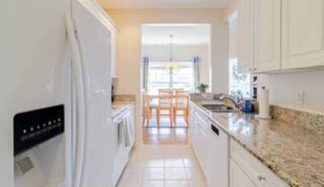 Charming 2-bedroom, 2-bath condo located in the heart of Lewes Beach. in Lewes