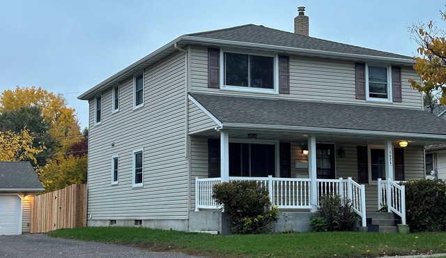 Charming 2-bedroom apartment with AC, WiFi in superb Saint Pauls Frost Lake area in Saint Paul