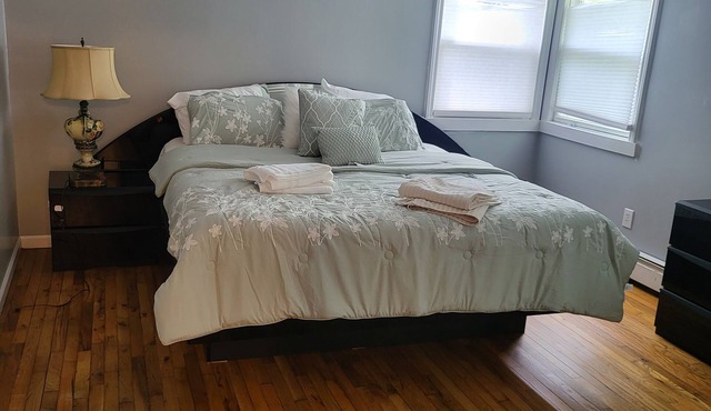 Charming 3-bedroom house with AC in Deer Park in Deer Park