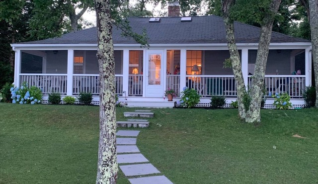 Charming 4-bedroom cottage on Lake Wequaquet in Barnstable
