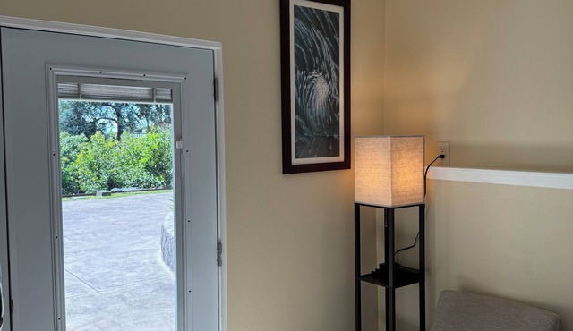 Charming 4-Bedroom Cottage with AC, Smart TVs, and WiFi in Lower Kula in Makawao