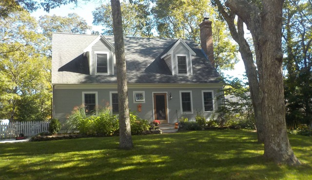 Charming Cape Cod Retreat Nestled b/w Mashpee River & Popponesset Bay in Mashpee