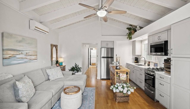 Charming Capo Beach Cottage Near Dana Point Harbor & Beaches in Dana Point