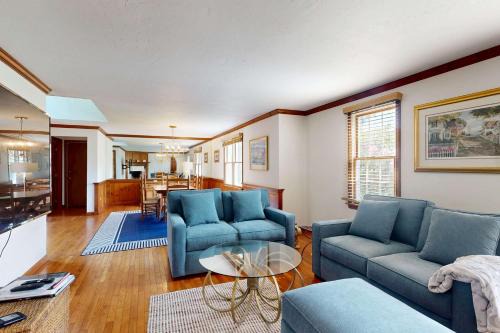 Charming Dog Friendly North Chatham Ranch in Chatham