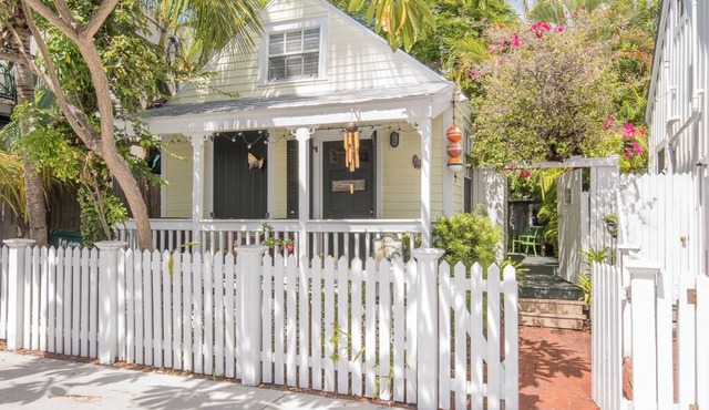 Charming Old Town Studio- Steps to Duval Key West in Key West