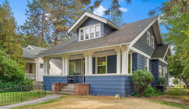 Charming South Hill Craftsman—Porch, Chef’s Kitchen, Yard & BBQ in Spokane