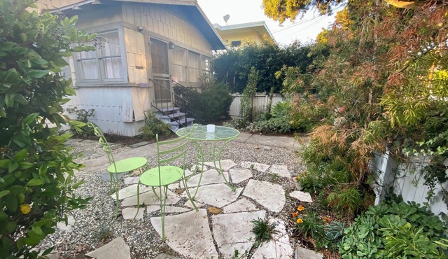 Charming Victorian Style 3-bedroom house with AC in Santa Monica
