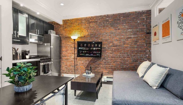 Chic Midtown Hideaway | Walk to NYC Landmarks in New York