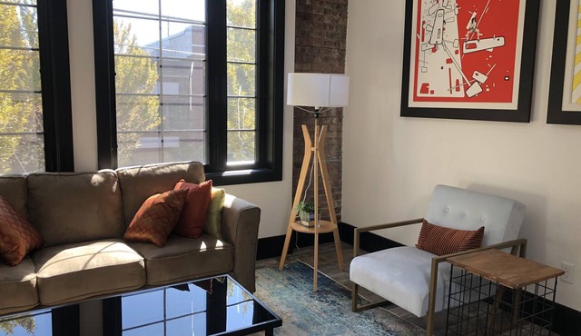 Chic Modern Luxury - 1 bdrm apartment downtown in Olympia