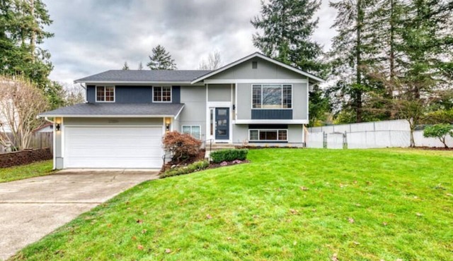 Chic & Spacious 5 BR Stylish House! Prime Location, Free Parking, Fast Wi-fi in Kent