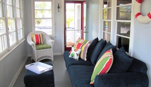 Classic Beachwalk Home w/ Huge Large Sun Deck; Easy Beach Access; Cable TV/WiFi in Edisto Beach