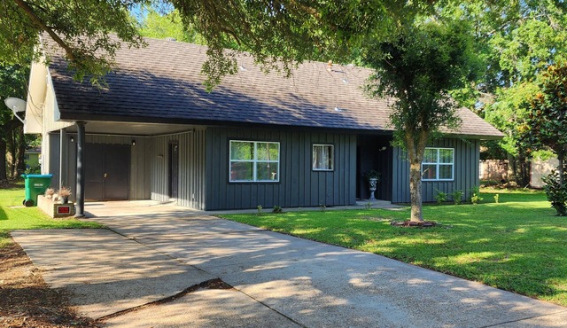 Clean, Spacious, 3BR 2BA, Handicap Access in Moss Point