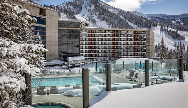 Cliff Club Ski In/Out Plus full Resort Access in Snowbird
