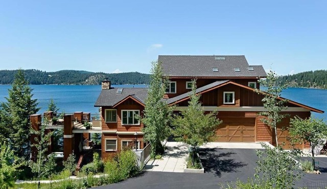 Coeur d' Alene Lakefront Luxury Retreat With Hot Tub Boat Slip Fireplace & More. in Harrison