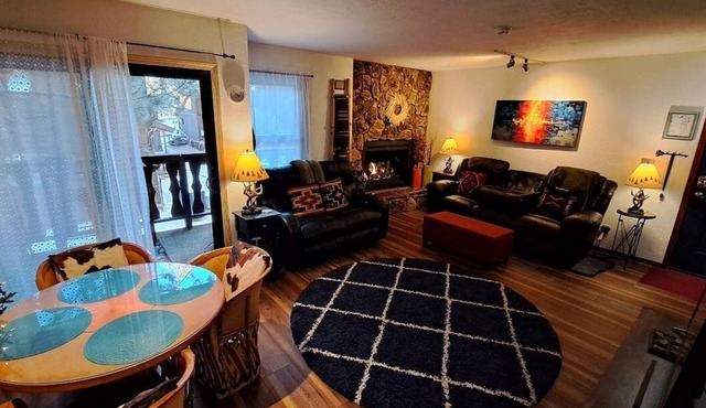 Comfortable and cozy home in the heart of the village in Angel Fire