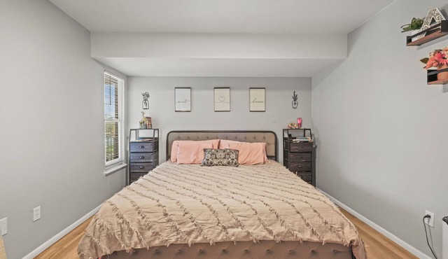 Cozy 1-bedroom condo with AC, WiFi in lovely Westminster in Westminster