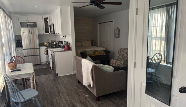 Cozy Carriage House - studio in serene Arvada with WiFi, AC in Arvada